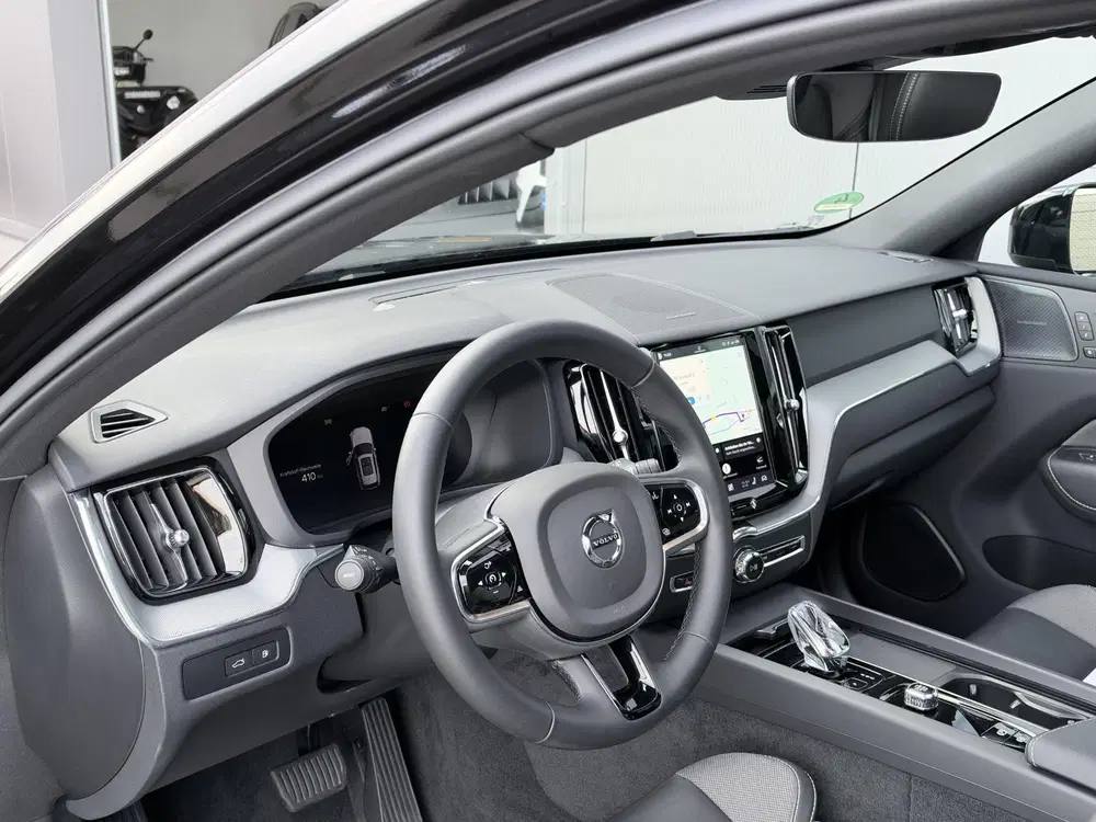 Volvo XC60 2.0 T6 Plug-in hybrid AWD R-Design 349 pk uit 2023, foto 5