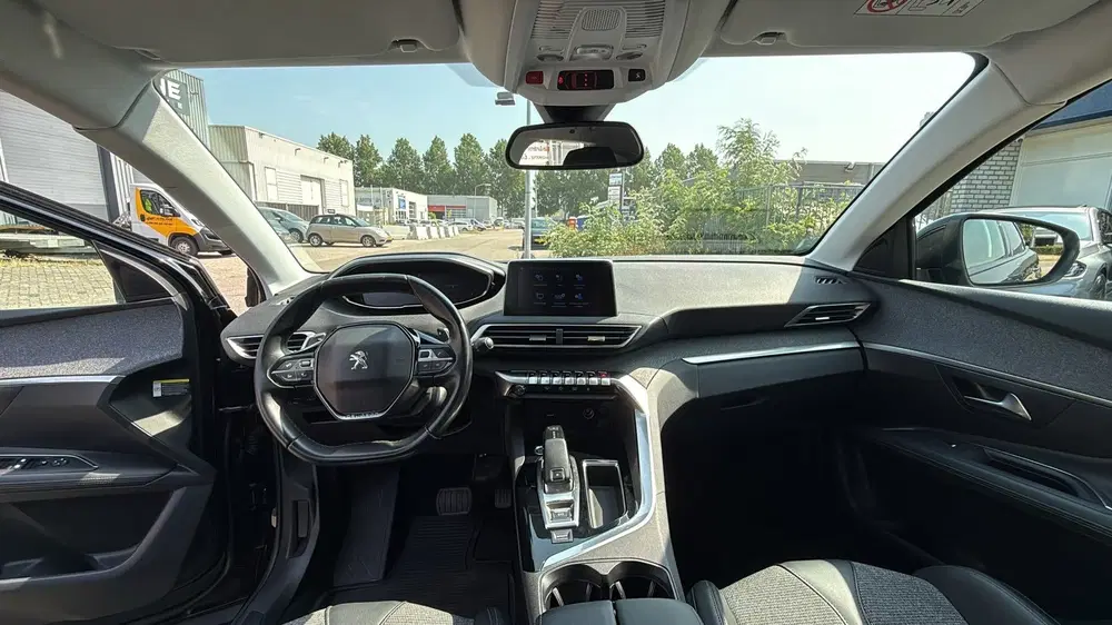 Peugeot 3008 1.2 Blackline Active Pack Navi Sport Xenon uit 2019, foto 11
