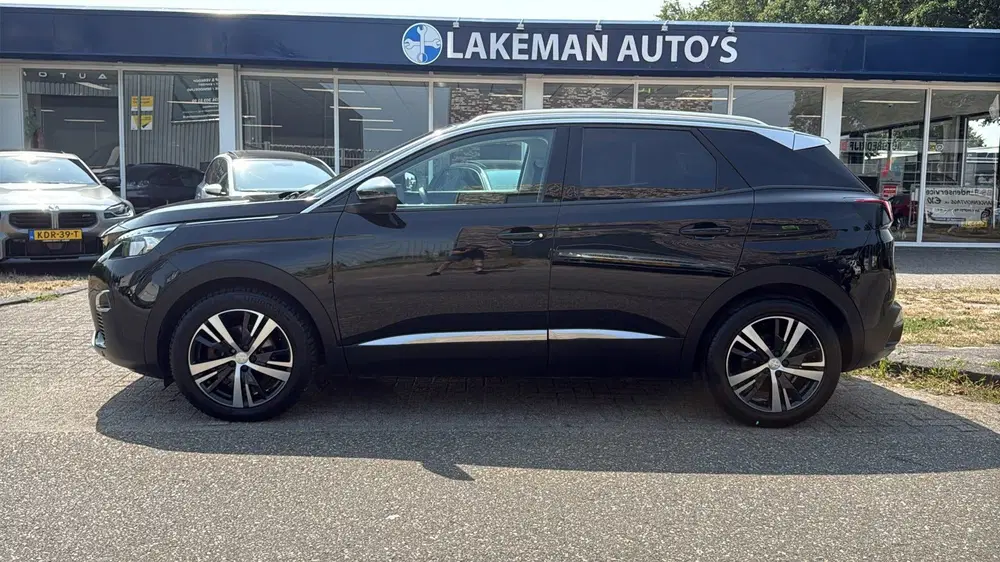Peugeot 3008 1.2 Blackline Active Pack Navi Sport Xenon uit 2019, foto 2