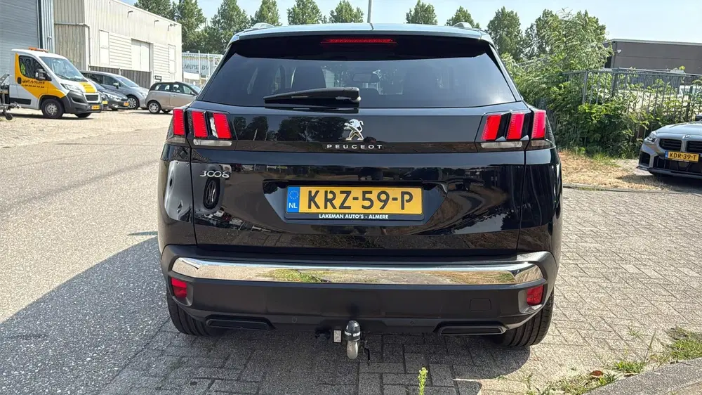 Peugeot 3008 1.2 Blackline Active Pack Navi Sport Xenon uit 2019, foto 4