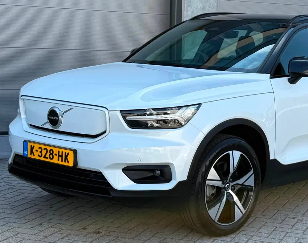 Volvo XC40 Recharge P8 AWD R-Design Wit 2020 NAP uit 2020, foto 2