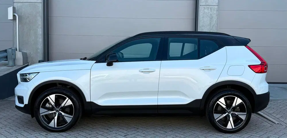 Volvo XC40 Recharge P8 AWD R-Design Wit 2020 NAP uit 2020, foto 3
