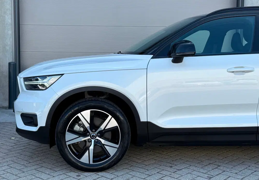 Volvo XC40 Recharge P8 AWD R-Design Wit 2020 NAP uit 2020, foto 4