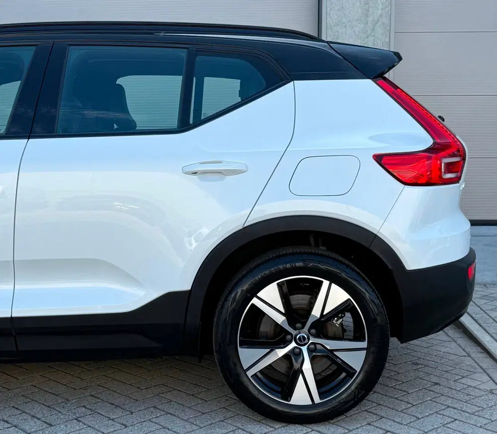 Volvo XC40 Recharge P8 AWD R-Design Wit 2020 NAP uit 2020, foto 5