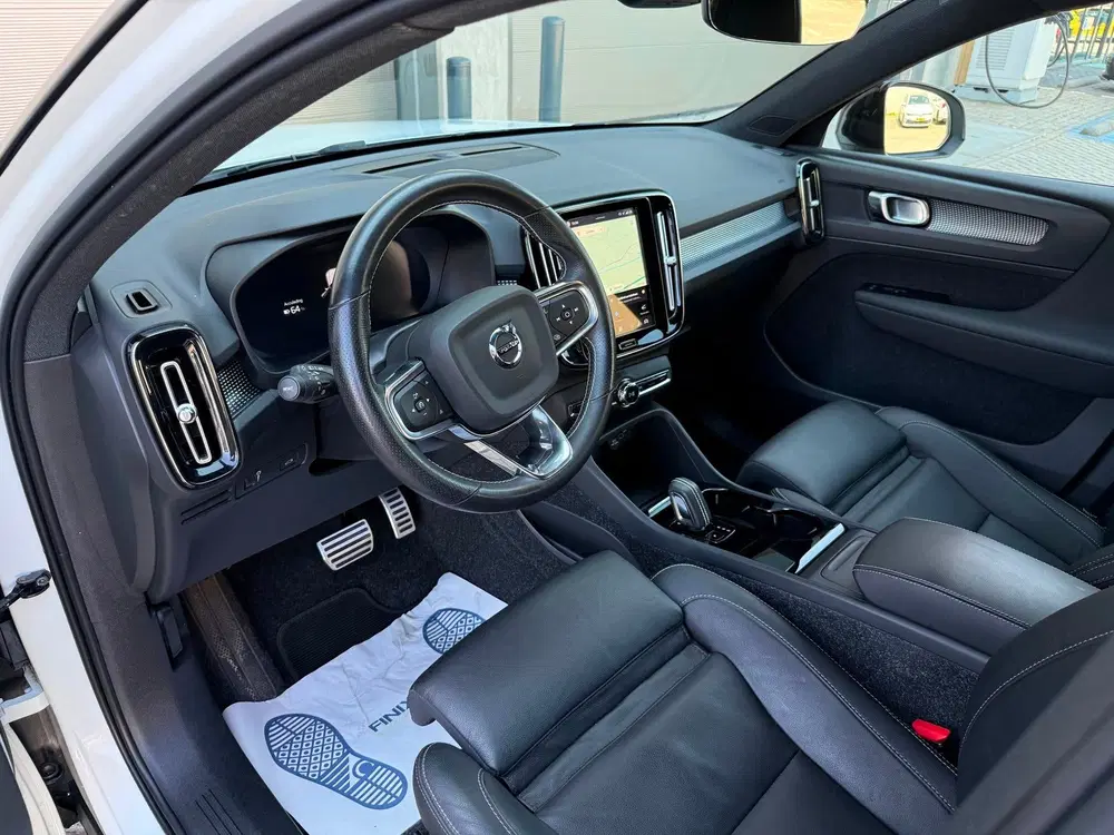 Volvo XC40 Recharge P8 AWD R-Design Wit 2020 NAP uit 2020, foto 8