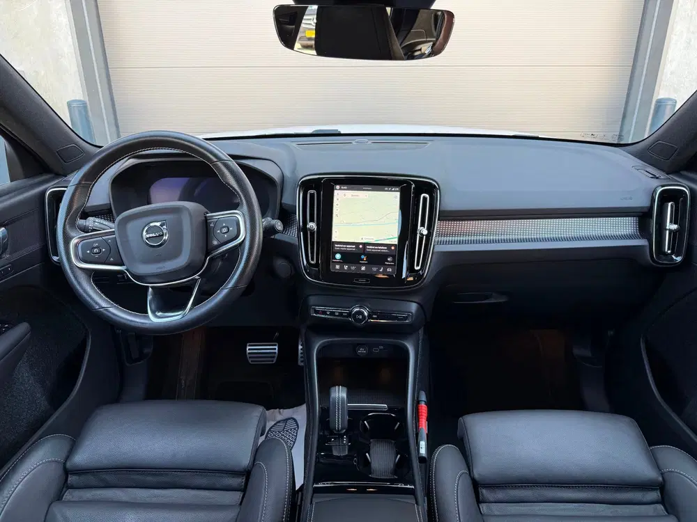 Volvo XC40 Recharge P8 AWD R-Design Wit 2020 NAP uit 2020, foto 9