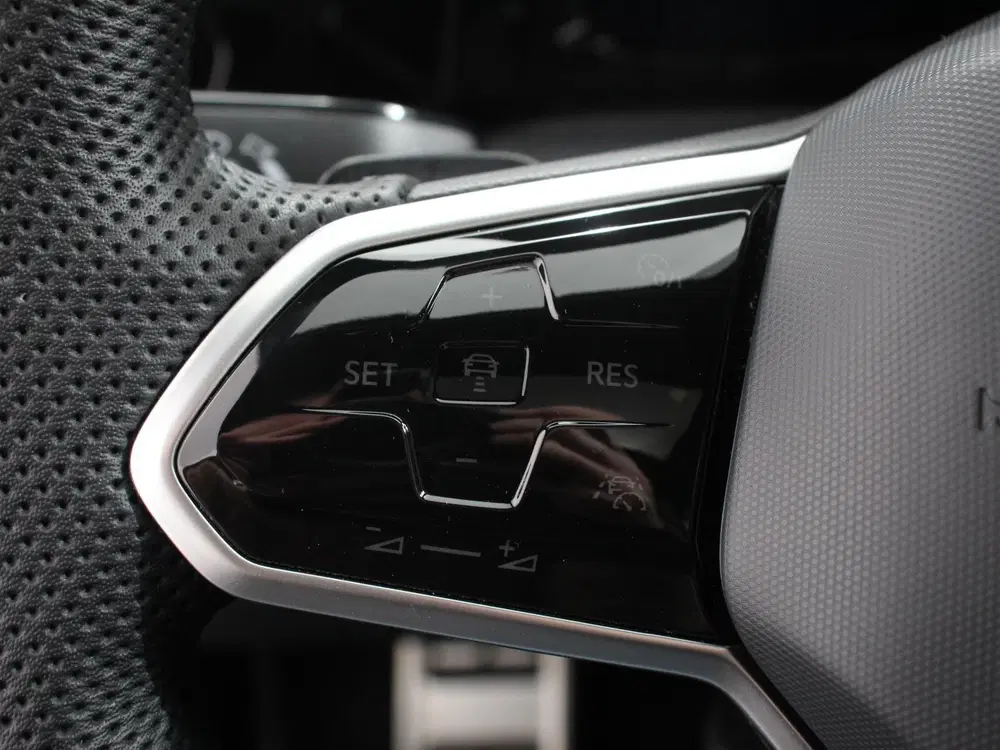 Volkswagen Golf 1.5 eTSI DSG R-Line Panorama dak Navigatie uit 2024, foto 15