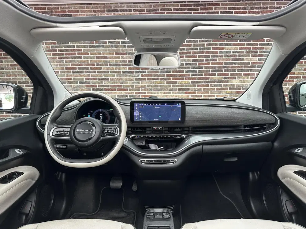 Fiat 500C RED 42 kWh Cabrio Elektrisch uit 2022, foto 11