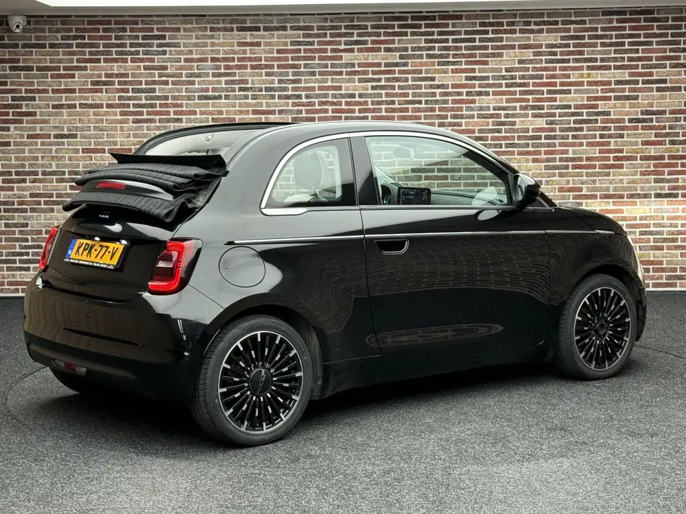 Fiat 500C RED 42 kWh Cabrio Elektrisch uit 2022, foto 2