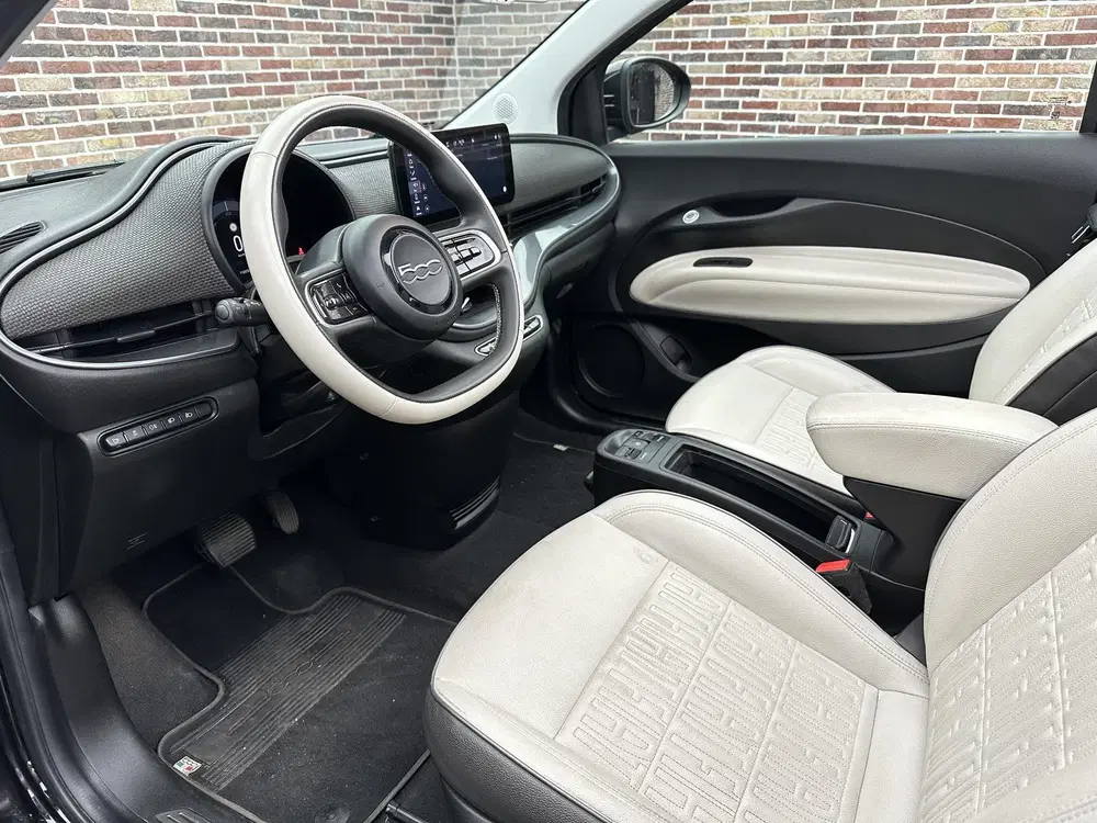 Fiat 500C RED 42 kWh Cabrio Elektrisch uit 2022, foto 9