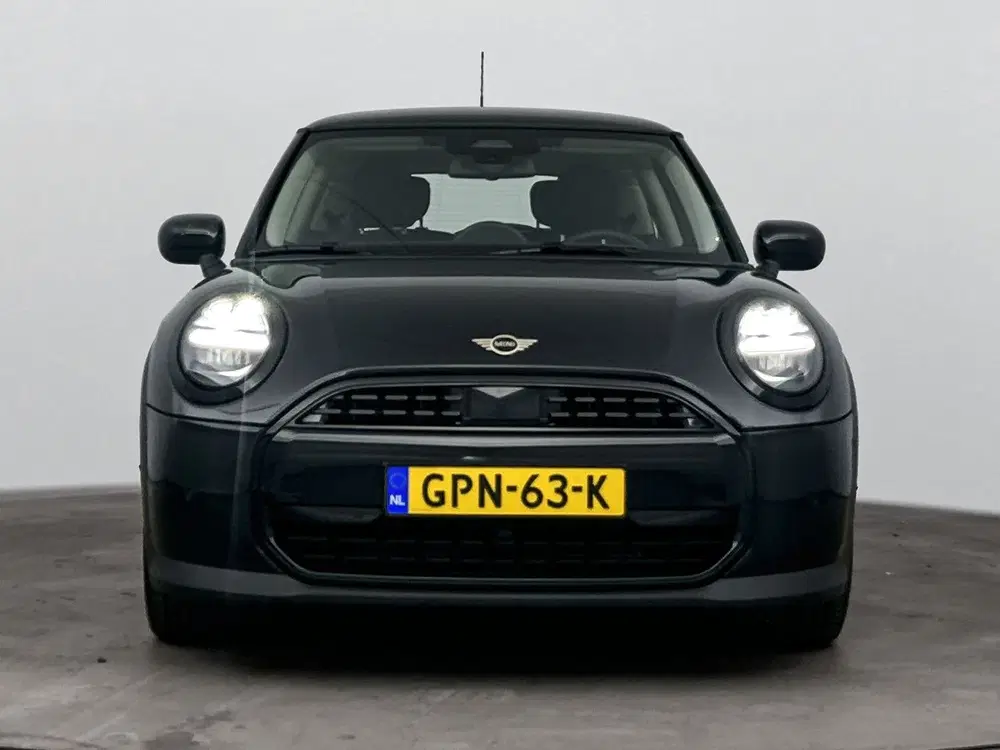 Mini Hatchback Cooper C Essential Automaat uit 2024, foto 5