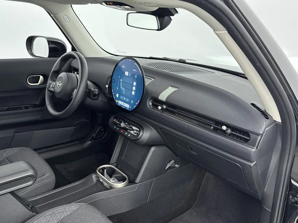Mini Hatchback Cooper C Essential Automaat uit 2024, foto 8