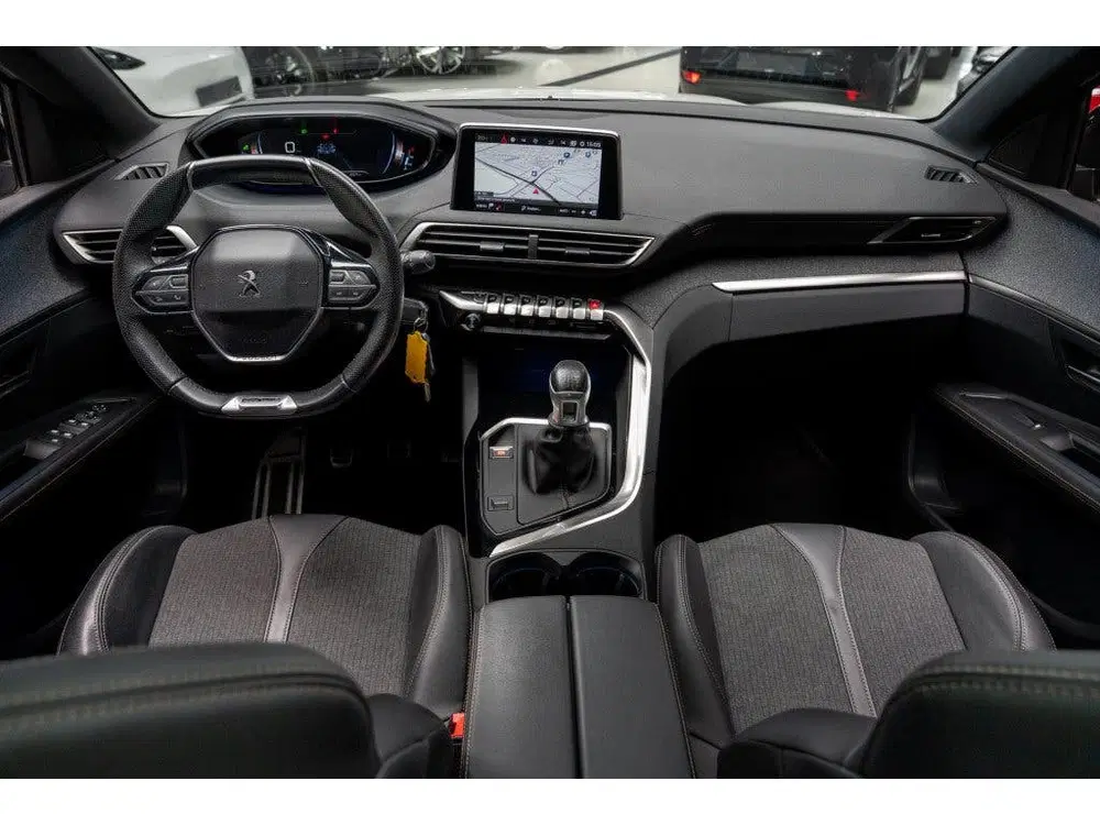 Peugeot 3008 1.2 PureT. GT Line Panodak Navi Camera Cli uit 2019, foto 14
