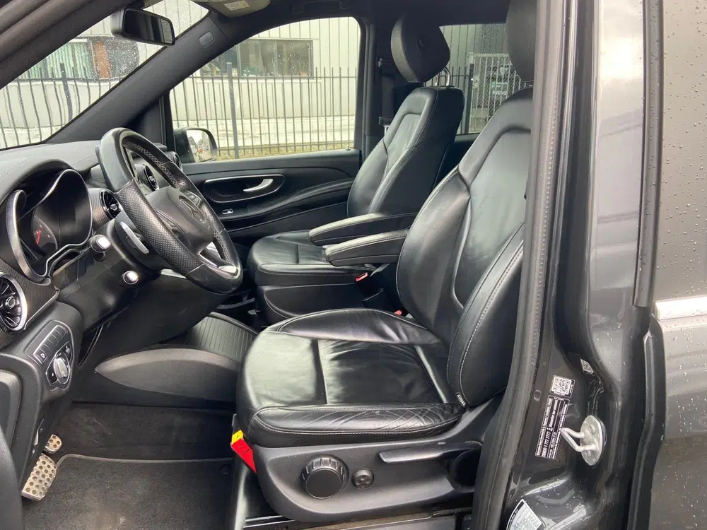 Mercedes-Benz V-Klasse 300d Lang DC Avantgarde uit 2020, foto 11