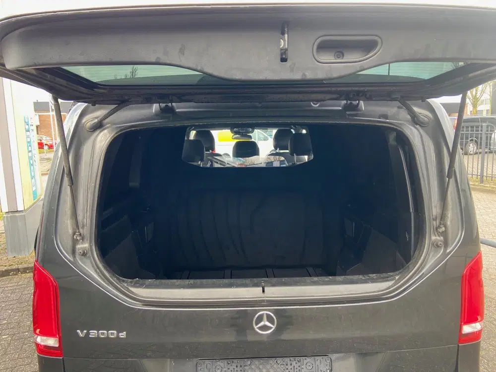 Mercedes-Benz V-Klasse 300d Lang DC Avantgarde uit 2020, foto 15