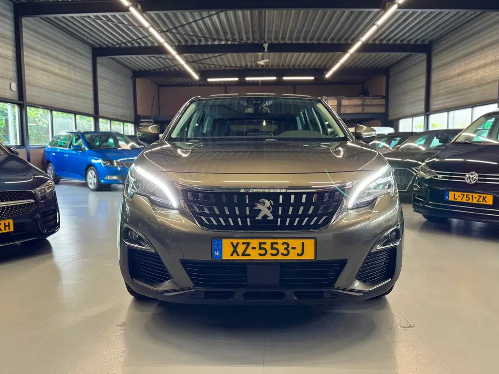 Peugeot 3008 1.2 PureTech Blue Lease Executive uit 2019, foto 12