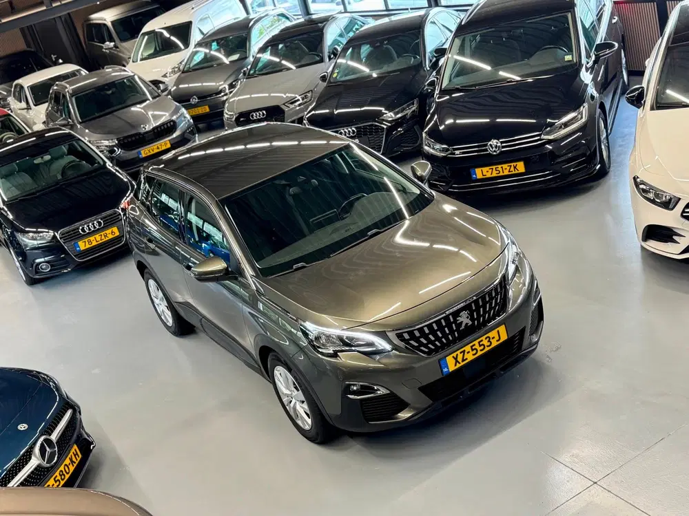 Peugeot 3008 1.2 PureTech Blue Lease Executive uit 2019, foto 13
