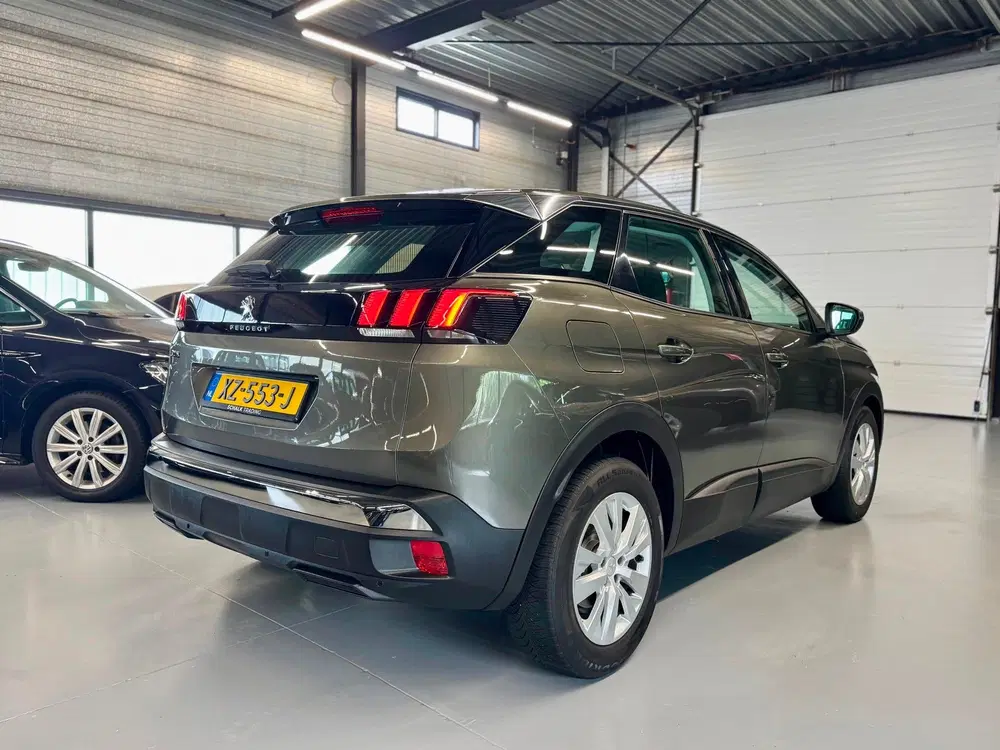 Peugeot 3008 1.2 PureTech Blue Lease Executive uit 2019, foto 5