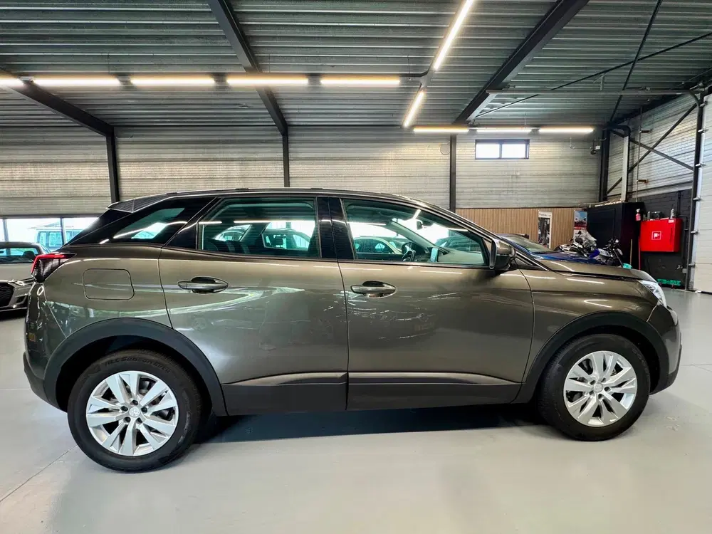 Peugeot 3008 1.2 PureTech Blue Lease Executive uit 2019, foto 6