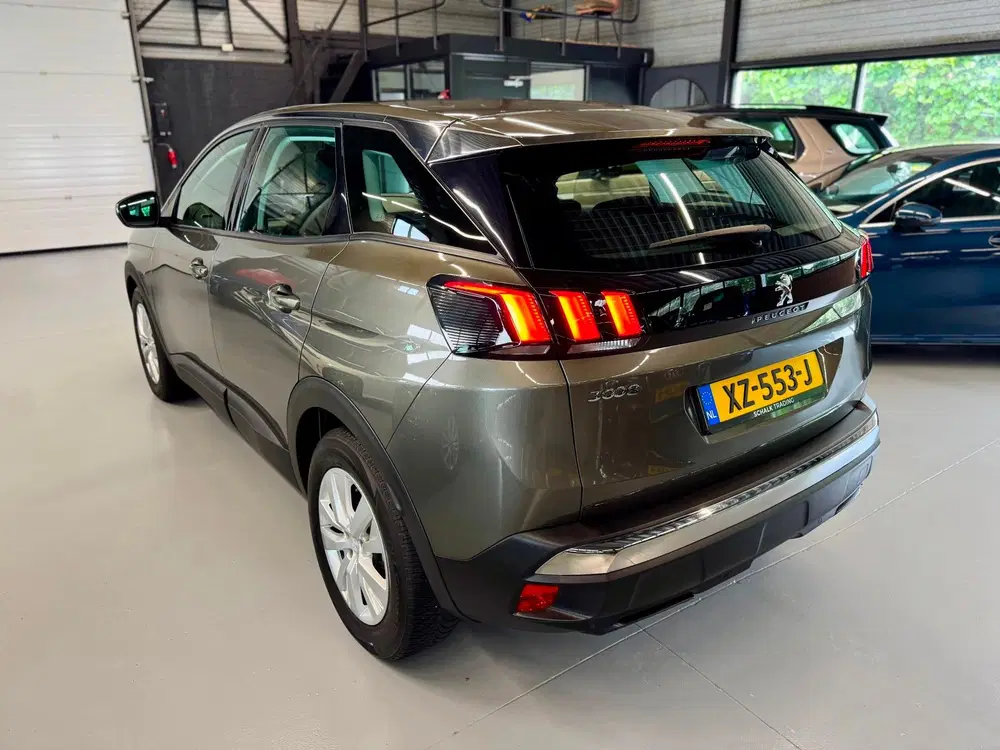 Peugeot 3008 1.2 PureTech Blue Lease Executive uit 2019, foto 8
