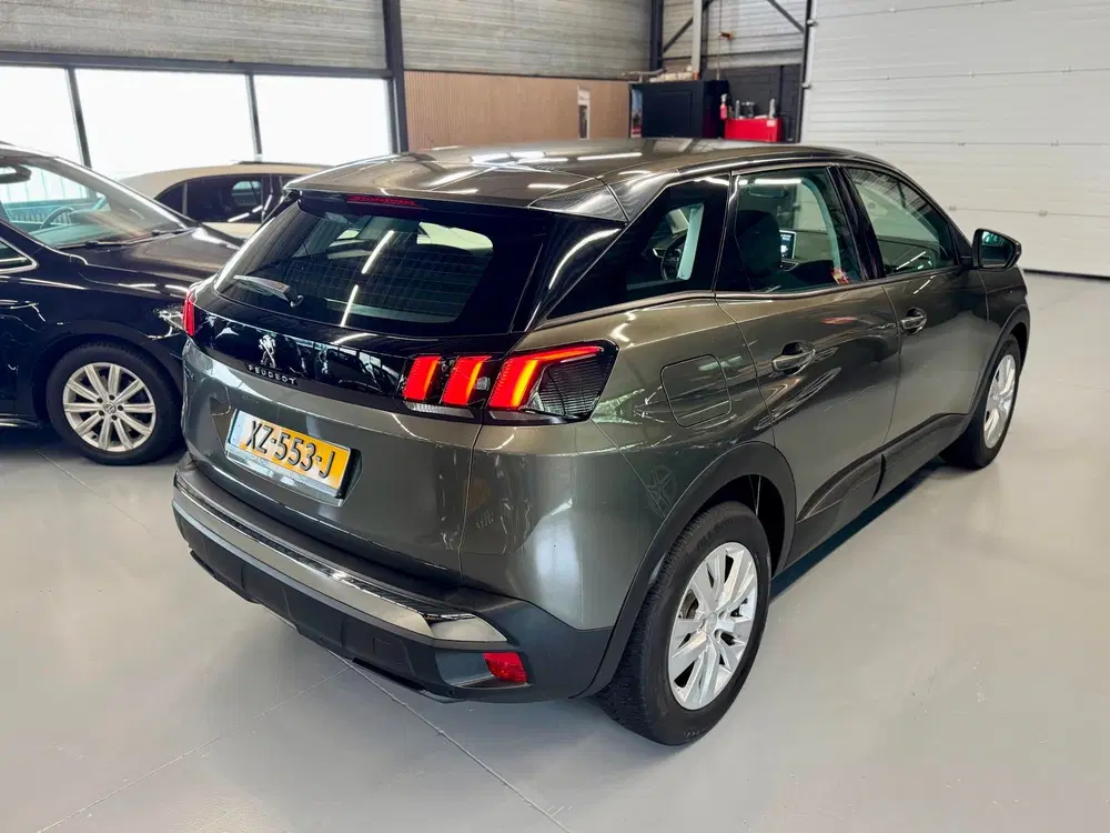 Peugeot 3008 1.2 PureTech Blue Lease Executive uit 2019, foto 9