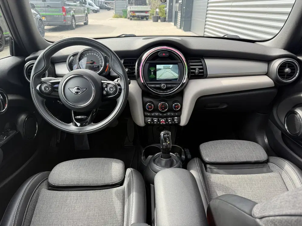 Mini Cooper 1.5 Cooper Pano uit 2019, foto 6