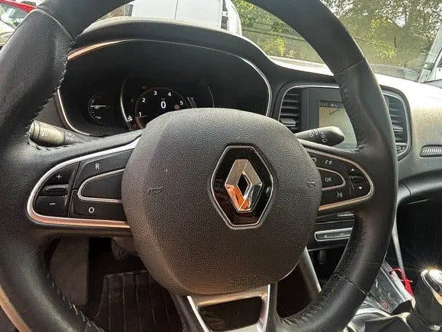Renault Megane Mégane Estate 1.3 TCe Limited uit 2019, foto 13