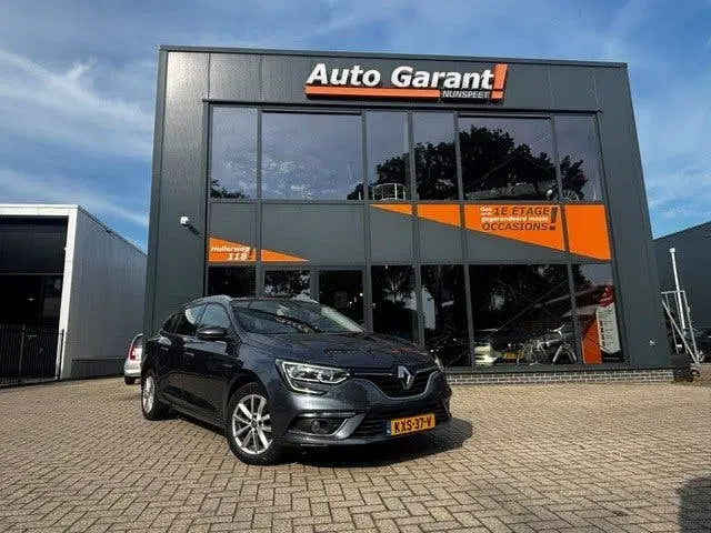 Renault Megane Mégane Estate 1.3 TCe Limited uit 2019, foto 2