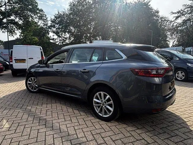 Renault Megane Mégane Estate 1.3 TCe Limited uit 2019, foto 5