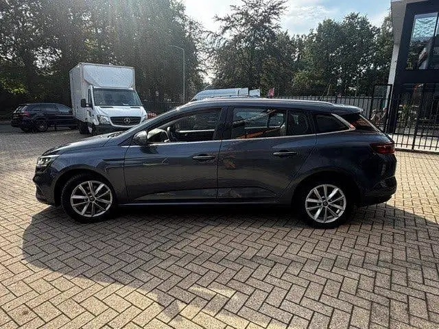Renault Megane Mégane Estate 1.3 TCe Limited uit 2019, foto 6