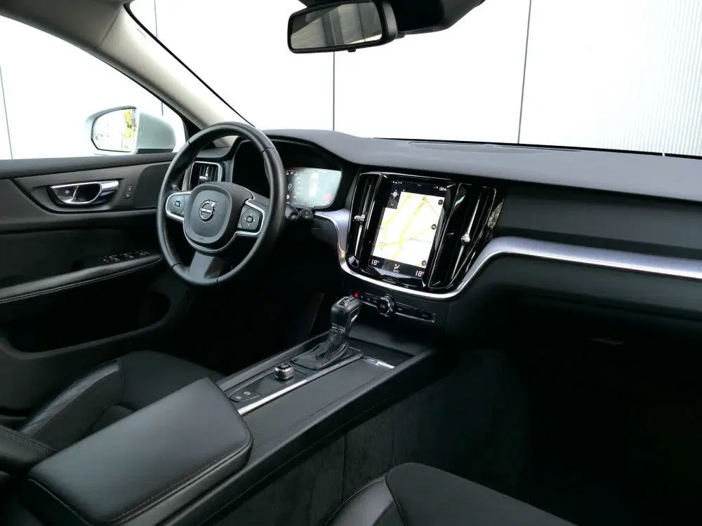 Volvo V60 2.0 T5 AUT Momentum 12 MND garantie Navi uit 2019, foto 3