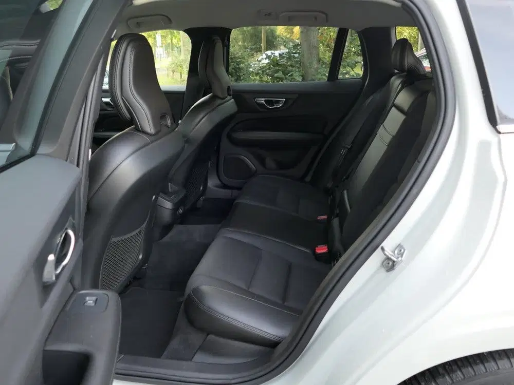 Volvo V60 2.0 T5 AUT Momentum 12 MND garantie Navi uit 2019, foto 6