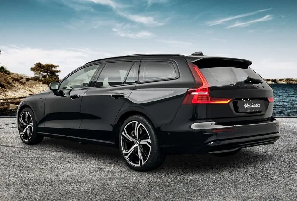 Volvo V60 T6 350PK AWD Plus Dark uit 2026, foto 4