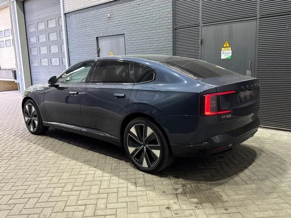 Volvo ES90 Single Motor Extended Range Plus 92 kWh uit 2026, foto 3