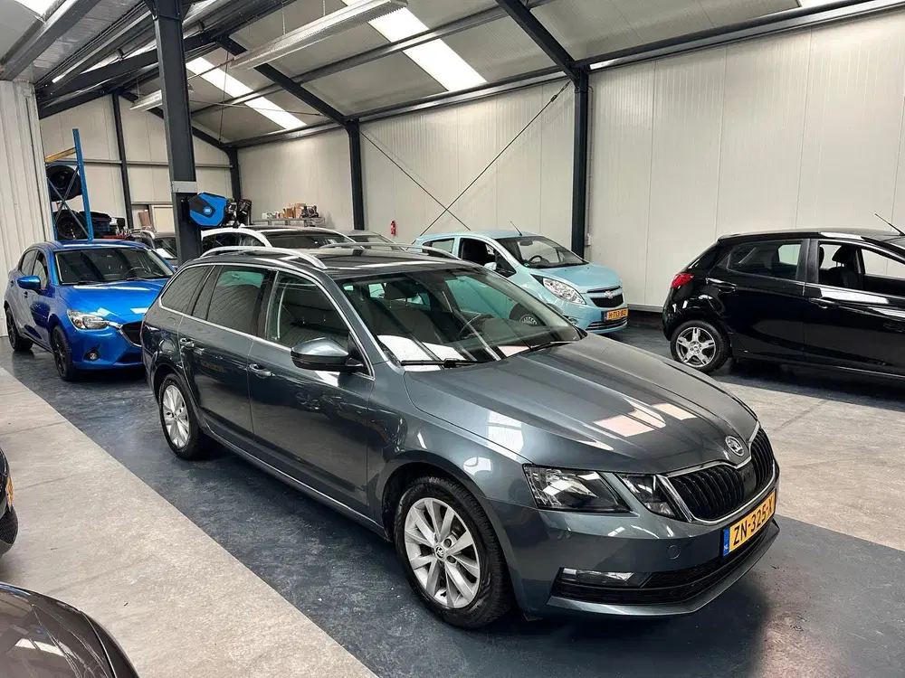 Skoda Octavia 1.6 TDI Greentech Clever Edition uit 2019, foto 2