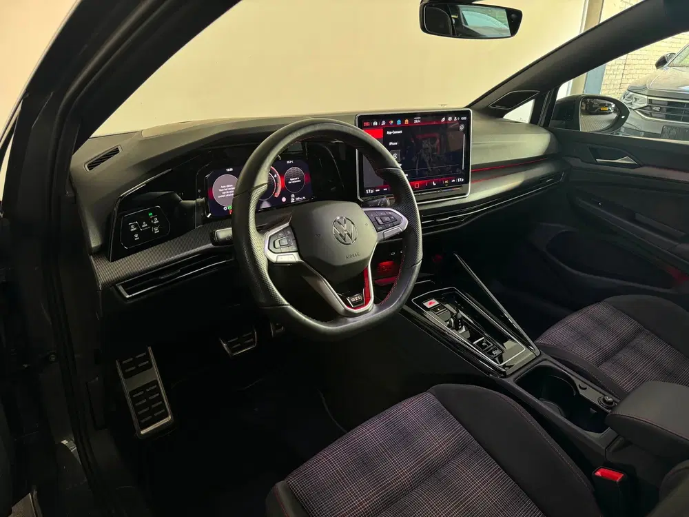 Volkswagen Golf 2.0 TSI GTI Pano uit 2024, foto 13