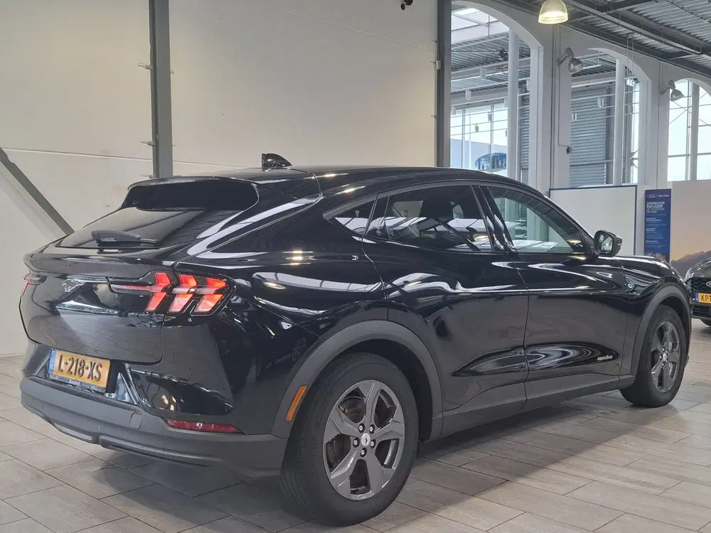 Ford Mustang Mach-E RWD 75 kWh uit 2021, foto 5