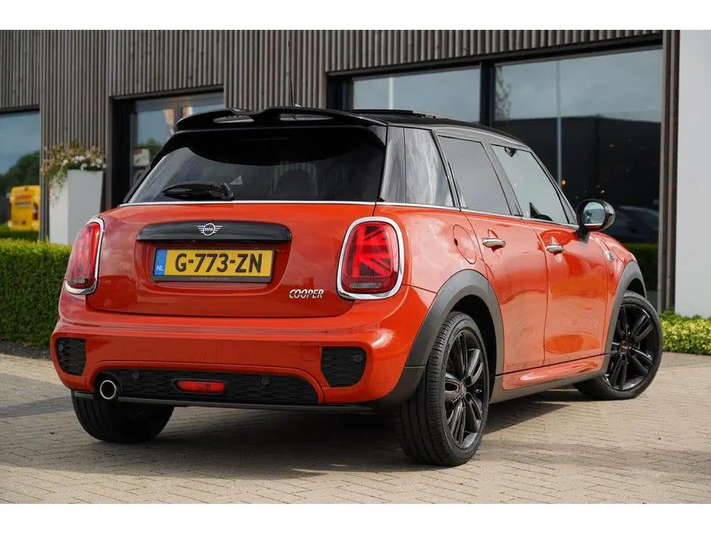 Mini John Cooper Works 1.5 Cooper Burgundy Edition uit 2020, foto 2