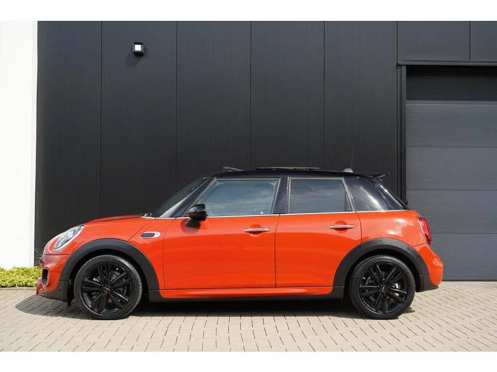Mini John Cooper Works 1.5 Cooper Burgundy Edition uit 2020, foto 6