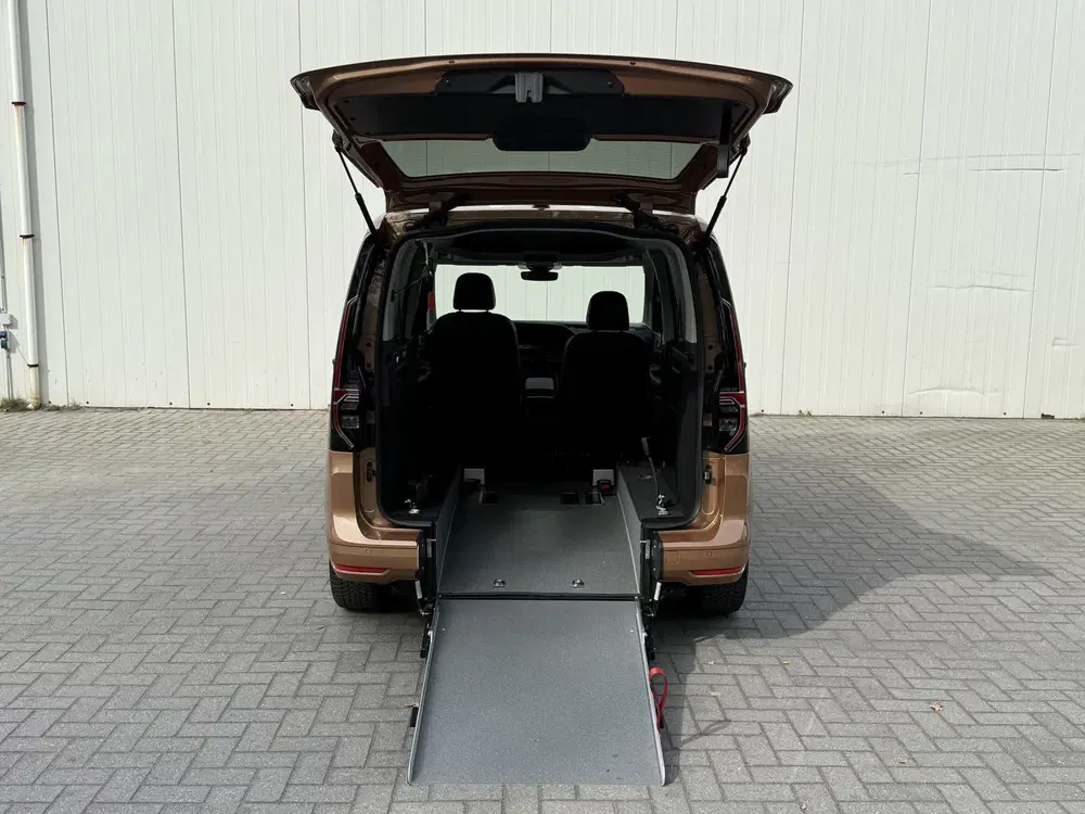 Volkswagen Caddy 1.5 TSI Rolstoelauto uit 2022, foto 8
