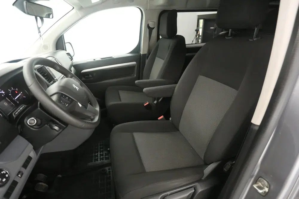 Peugeot Expert 2.0 BlueHDI L3H1 uit 2020, foto 11