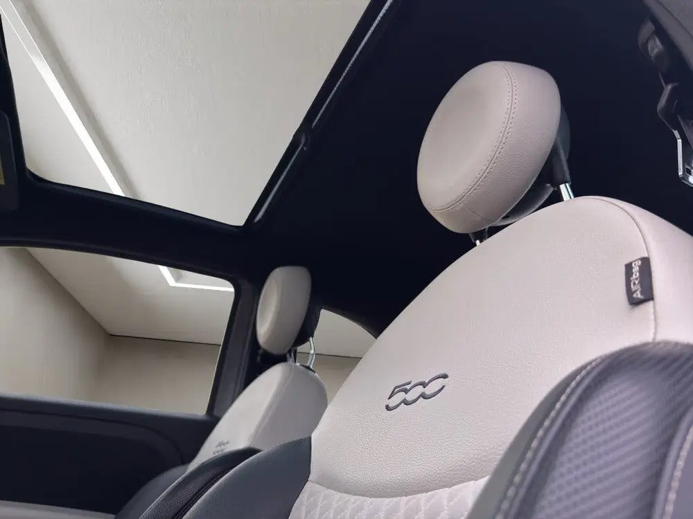 Fiat 500 1.0 Hybrid Dolcevita 2021 GRIJS Panoramada uit 2021, foto 4