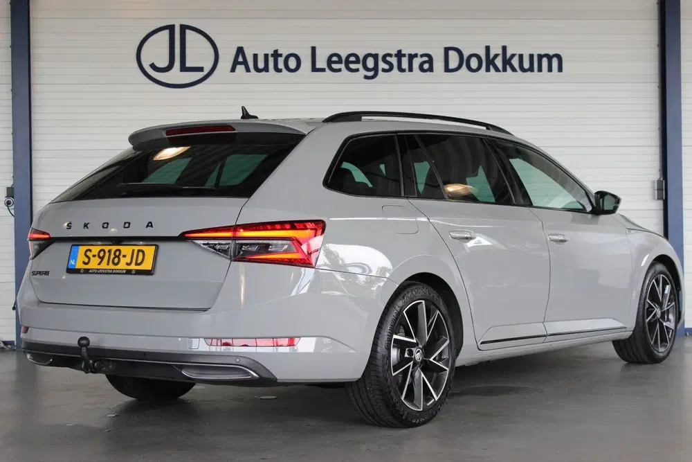 Skoda Superb 1.5 TSI ACT Sportline Business Steel Grey uit 2023, foto 2