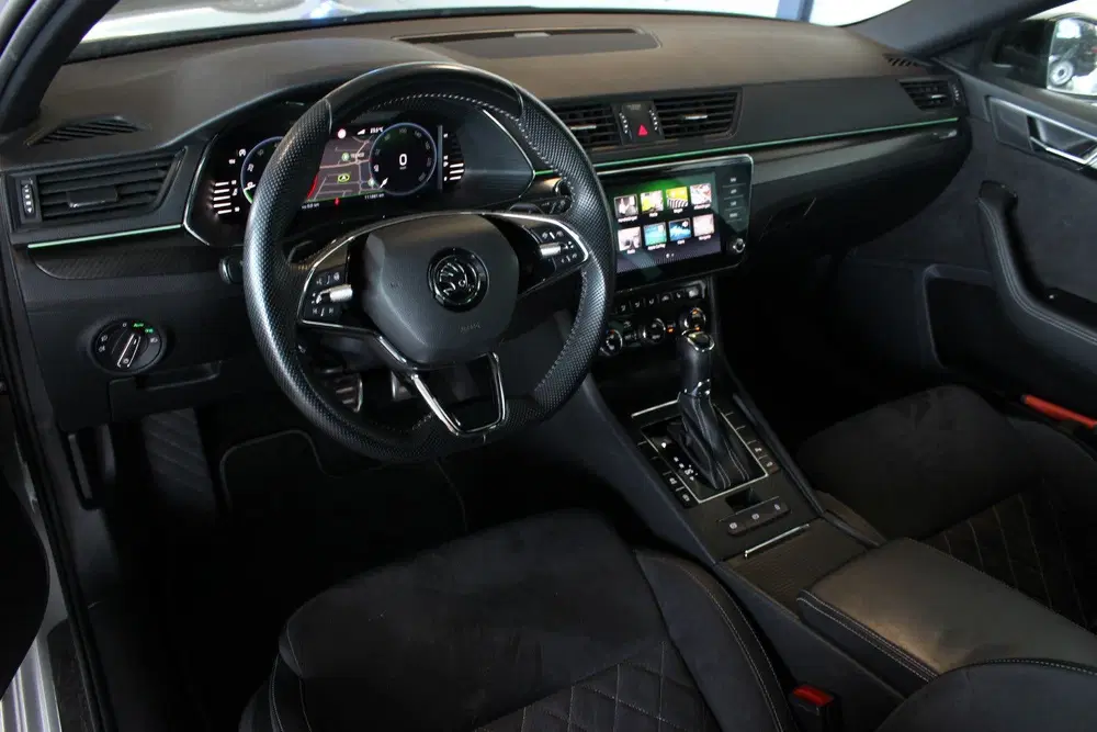 Skoda Superb 1.5 TSI ACT Sportline Business Steel Grey uit 2023, foto 3