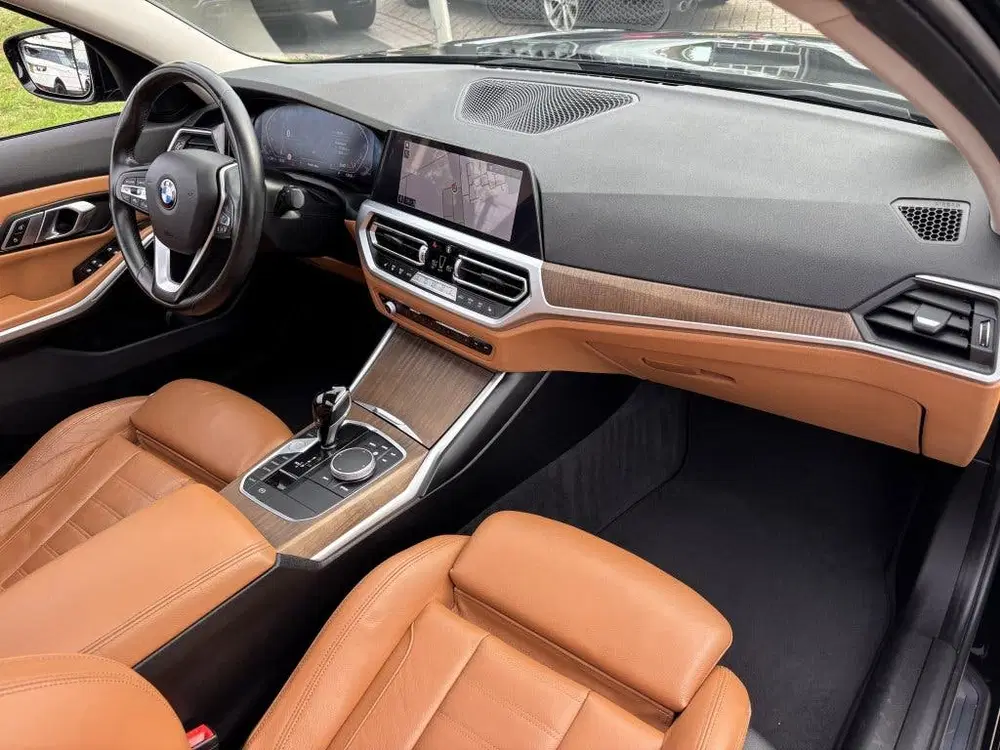 BMW 3-serie 330i High Executive Zwart 2019 Schuifdak L uit 2019, foto 13