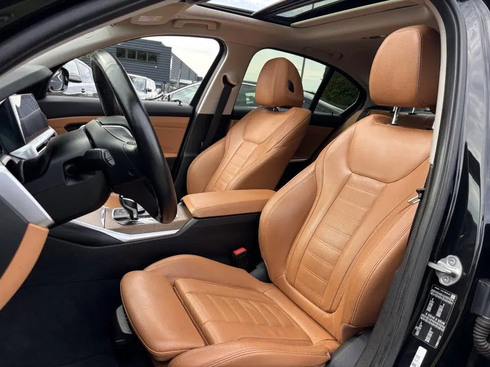 BMW 3-serie 330i High Executive Zwart 2019 Schuifdak L uit 2019, foto 15