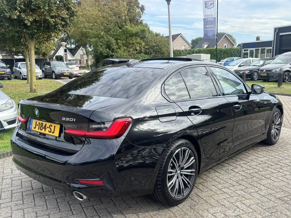 BMW 3-serie 330i High Executive Zwart 2019 Schuifdak L uit 2019, foto 5