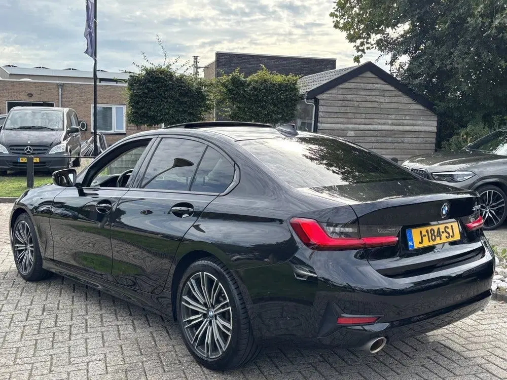 BMW 3-serie 330i High Executive Zwart 2019 Schuifdak L uit 2019, foto 7