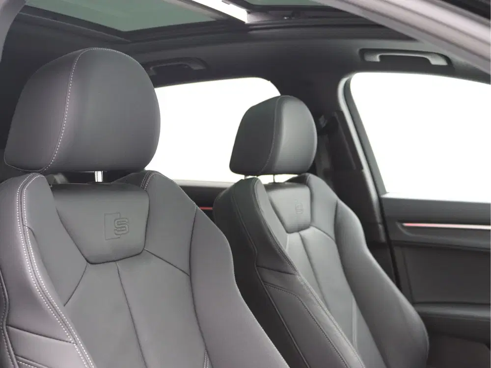 Audi Q3 35 TFSI S edition Competition Pano uit 2025, foto 10