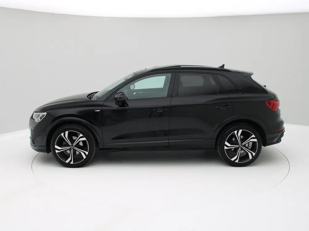 Audi Q3 35 TFSI S edition Competition Pano uit 2025, foto 2